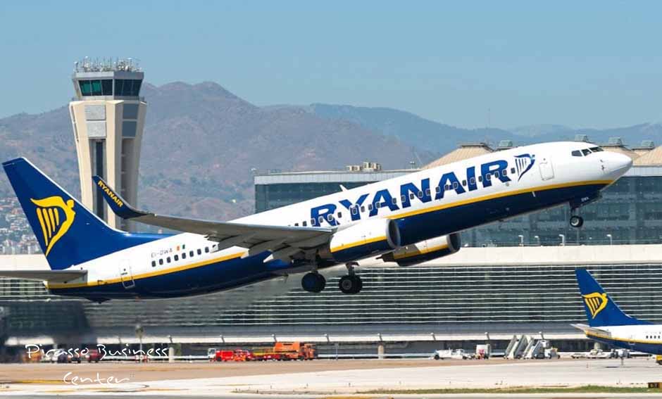 Londres a 2:45h, Mánchester a 2:55h, Bristol a 2:40h, Barcelona a 1:35h, Madrid a 1:10h en avión al aeropuerto de Málaga